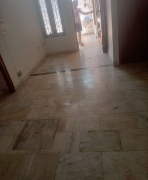 Room in 2 BHK Villa at Aliganj – for Rent