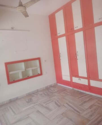 2 BHK Villa For Rent in Aliganj