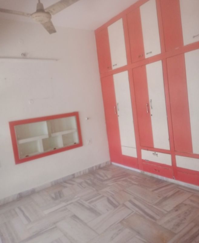 2 BHK + Pooja Room Villa For Rent in Aliganj