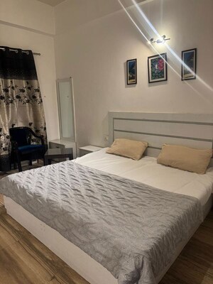 Bedroom in 1 BHK Apartment at Paramount Golfforeste, Zeta I Greater Noida – for Rent