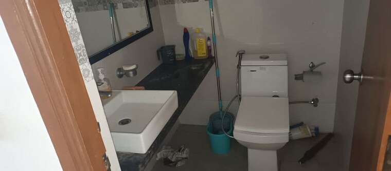 Attached Bathroom, paramount-golfforeste 1 Bedroom 435 Sq.Ft. Apartment In Zeta I Greater Noida Greater Noida 9979937