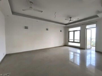 Room in 3 BHK Apartment at Jaypee Green Pavillion Heights, Sector 128 – for Rent