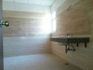 Room in 3 BHK Apartment at Antriksh Golf View, Sector 78 – for Rent