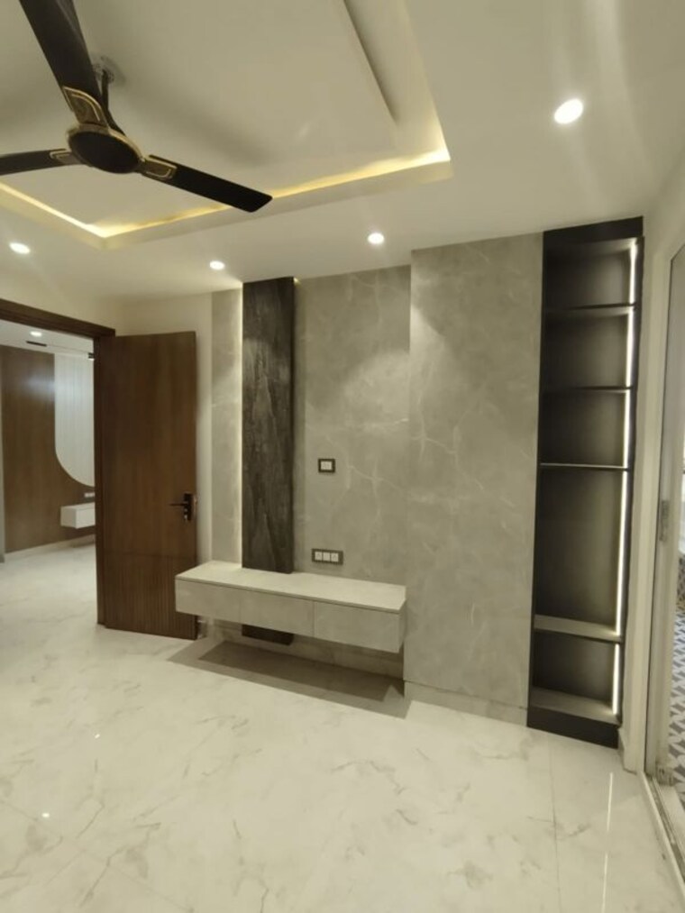 undefined, uttam nagar 4 Bedroom 135 Sq.Yd. Builder Floor In Uttam Nagar Delhi 9979056