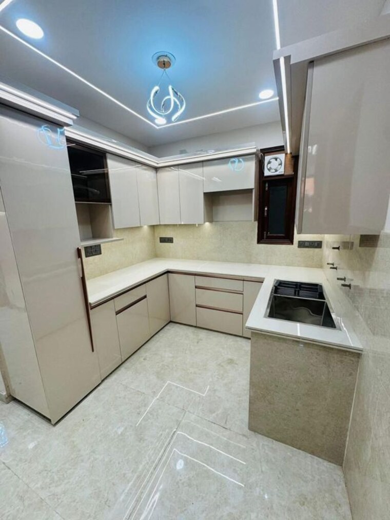 Kitchen, uttam nagar 3 Bedroom 100 Sq.Yd. Builder Floor In Uttam Nagar Delhi 9952015