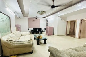 Living Room in 2 BHK Apartment at Dilshad Garden – for Rent