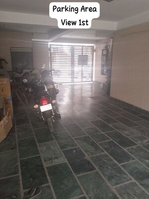 Parking in 3 BHK Builder Floor at Kohat Enclave – for Rent