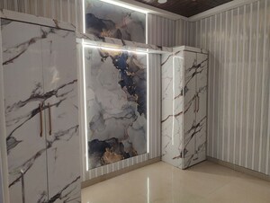 Room in 2 BHK Builder Floor at Indrapuram – for Rent