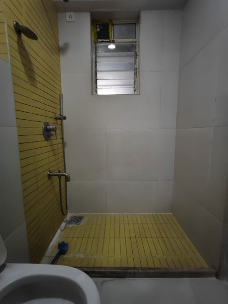 Bathroom, group-seven-rushi-heights 2 Bedroom 720 Sq.Ft. Apartment In Goregaon East Mumbai 9980023