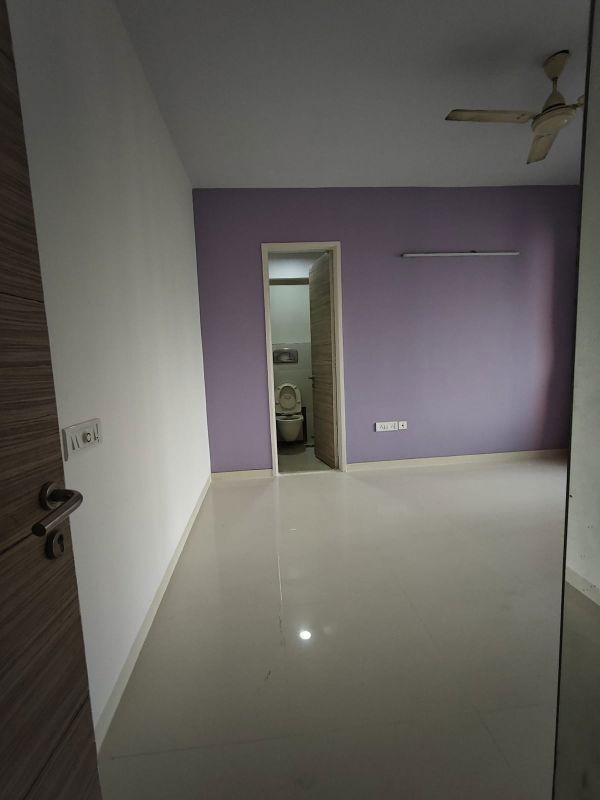 2 BHK Apartment For Rent in Group Seven Rushi Heights