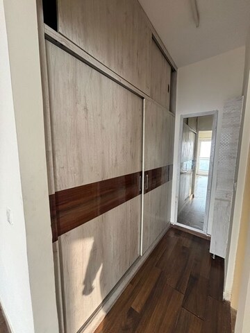 Room in 4 BHK Apartment at Conscient Heritage Max, Sector 102 – for Rent