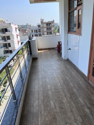 Balcony in 2 BHK Builder Floor at Ardee City, Sector 52 – for Rent