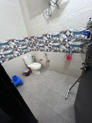 Team Area in 2 BHK Builder Floor at Ardee City, Sector 52 – for Rent