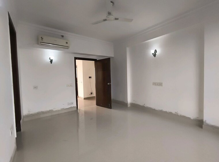 Room, jaypee-imperial-court 3 Bedroom 2650 Sq.Ft. Apartment In Sector 128 Noida 9980032