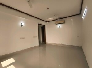 Room in 3 BHK Apartment at Jaypee Imperial Court, Sector 128 – for Rent