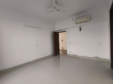 Room in 3 BHK Apartment at Jaypee Imperial Court, Sector 128 – for Rent