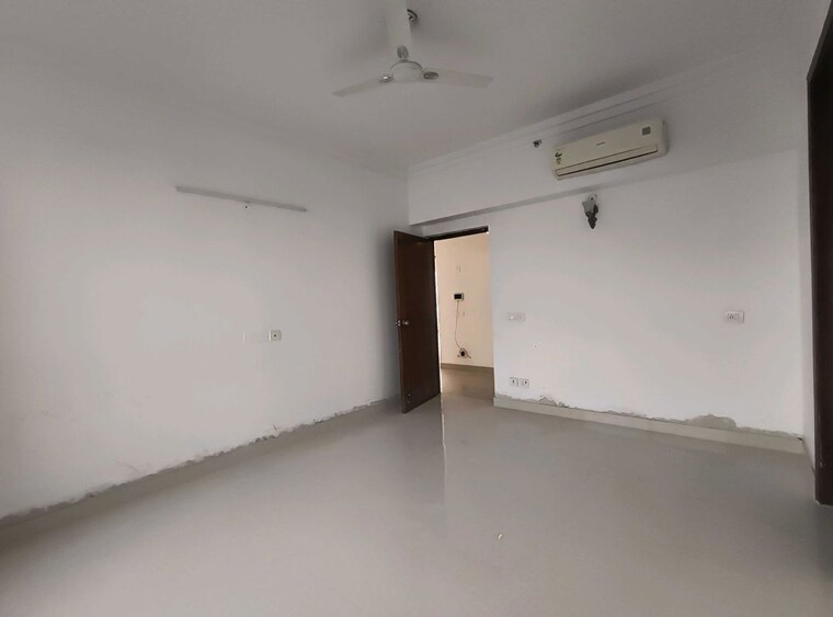 Room, jaypee-imperial-court 3 Bedroom 2650 Sq.Ft. Apartment In Sector 128 Noida 9980032