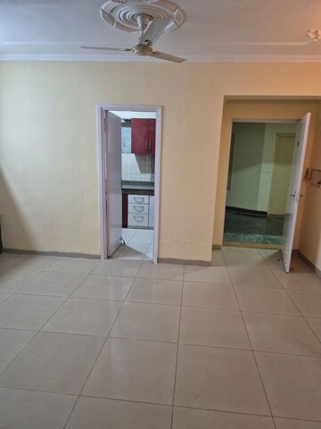 Room in 2.5 BHK Apartment at Mahindra Aura, Sector 110a – for Rent