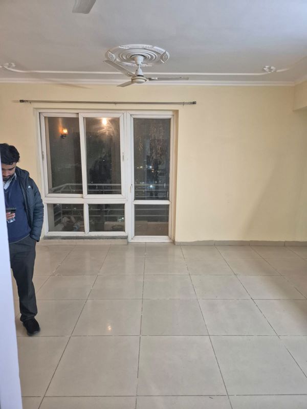 2.5 BHK + Study Room Apartment For Rent in Mahindra Aura