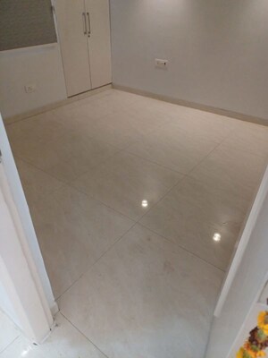 Room in 2 BHK Builder Floor at Maya Homes, Indrapuram – for Rent