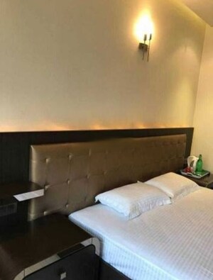 Furnished Amenities in 3 BHK Apartment at Hazratganj – for Rent