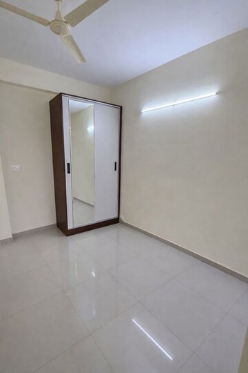 Room in 3 BHK Apartment at Pyramid Altia, Sector 70 – for Rent