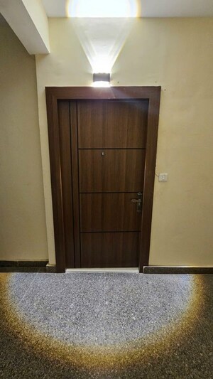 Room in 3 BHK Apartment at Pyramid Altia, Sector 70 – for Rent