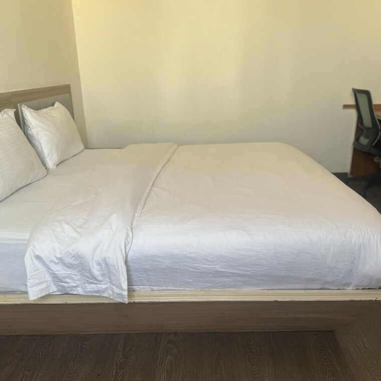 Bedroom, dlf city phase 3 Pg For Boys & Girls In Dlf City Phase 3 9980092