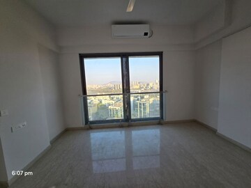 Room in 4 BHK Apartment at Adani Ten BKC, Bandra East – for Sale