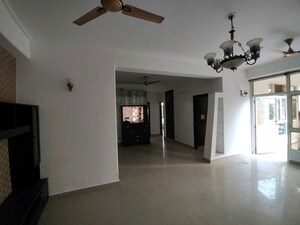 Room in 3 BHK Apartment at Supertech Emerald Court, Sector 93a – for Rent