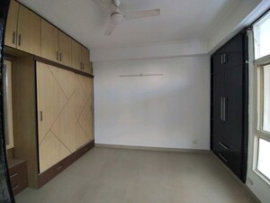 Room in 3 BHK Apartment at Supertech Emerald Court, Sector 93a – for Rent