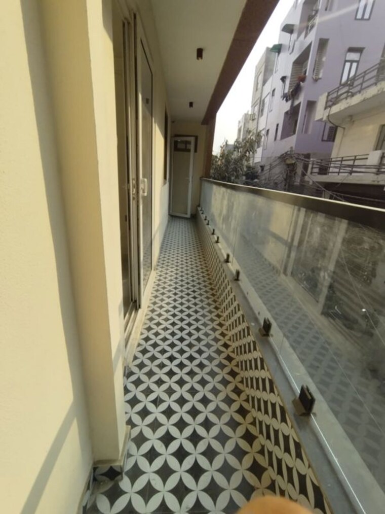 Balcony, uttam nagar 4 Bedroom 135 Sq.Yd. Builder Floor In Uttam Nagar Delhi 9978885