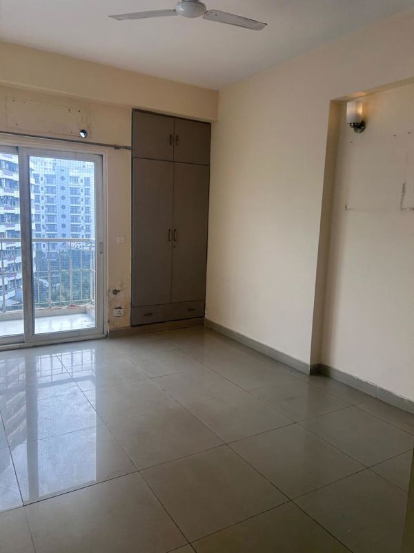 4 BHK + Servant Room Apartment For Rent in Mahagun Maple