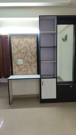 Room in 4 BHK Apartment at Mahagun Maple, Sector 50 – for Rent