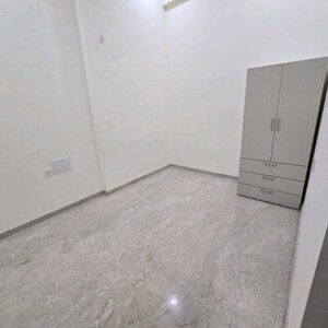 Room in 4 BHK Apartment at Kohinoor Square Altissimo, Dadar West – for Sale