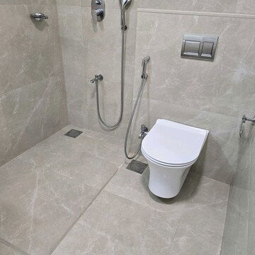 Bathroom in 4 BHK Apartment at Kohinoor Square Altissimo, Dadar West – for Sale