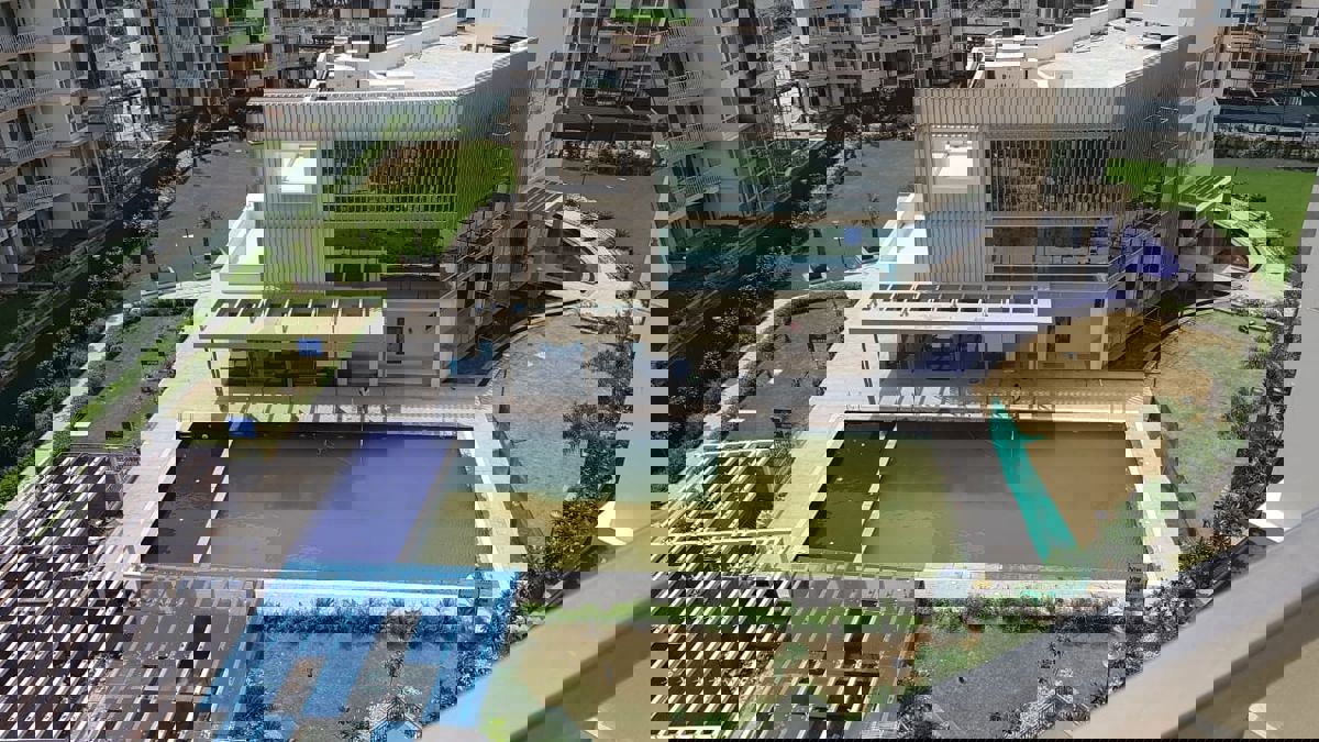 4 BHK + Servant Room Apartment For Rent in Emaar Palm Terraces Select