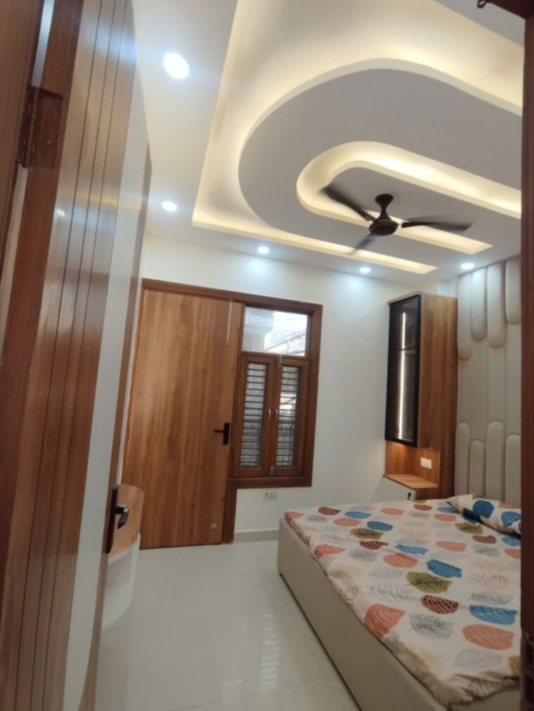 Bedroom, uttam nagar 2 Bedroom 60 Sq.Yd. Builder Floor In Uttam Nagar Delhi 9970746