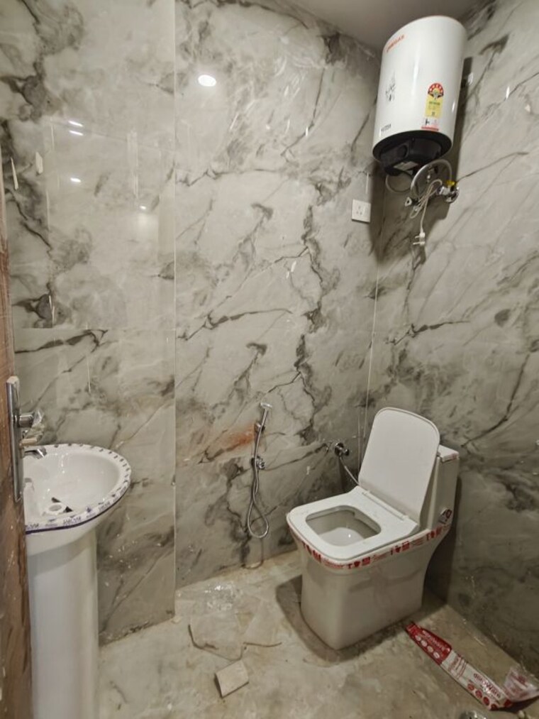 Bathroom, rajpur khurd extension 1 Bedroom 510 Sq.Ft. Builder Floor In Rajpur Khurd Extension Delhi 9980160
