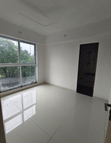 Room in 2 BHK Apartment at Kohinoor Highland, Dombivli East – for Sale