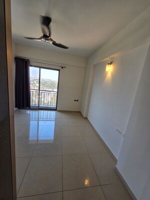 Room in 3 BHK Apartment at Goyal and Co Orchid Greens, Kannur – for Rent