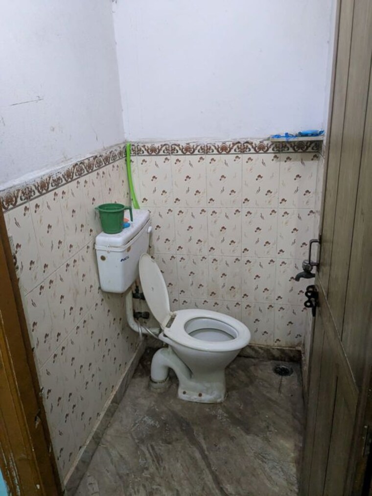 Bathroom, sector 11 1 RK 300 Sq.Ft. Independent House In Sector 11 Noida 9980177