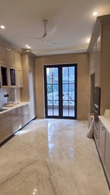 Room in 4 BHK Builder Floor at Ram Vihar – for Sale