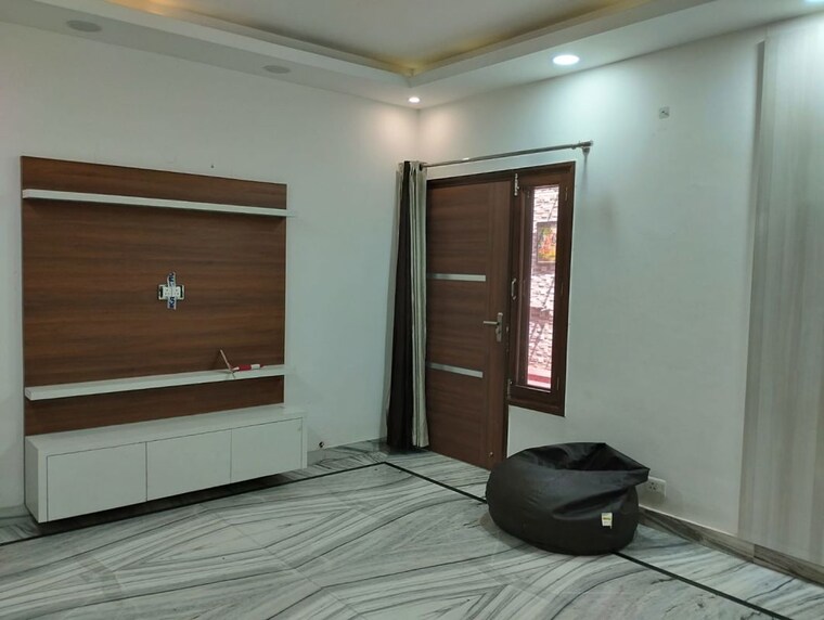 Room, uppal-southend 3 Bedroom 1550 Sq.Ft. Apartment In Sector 49 Gurgaon 9980200