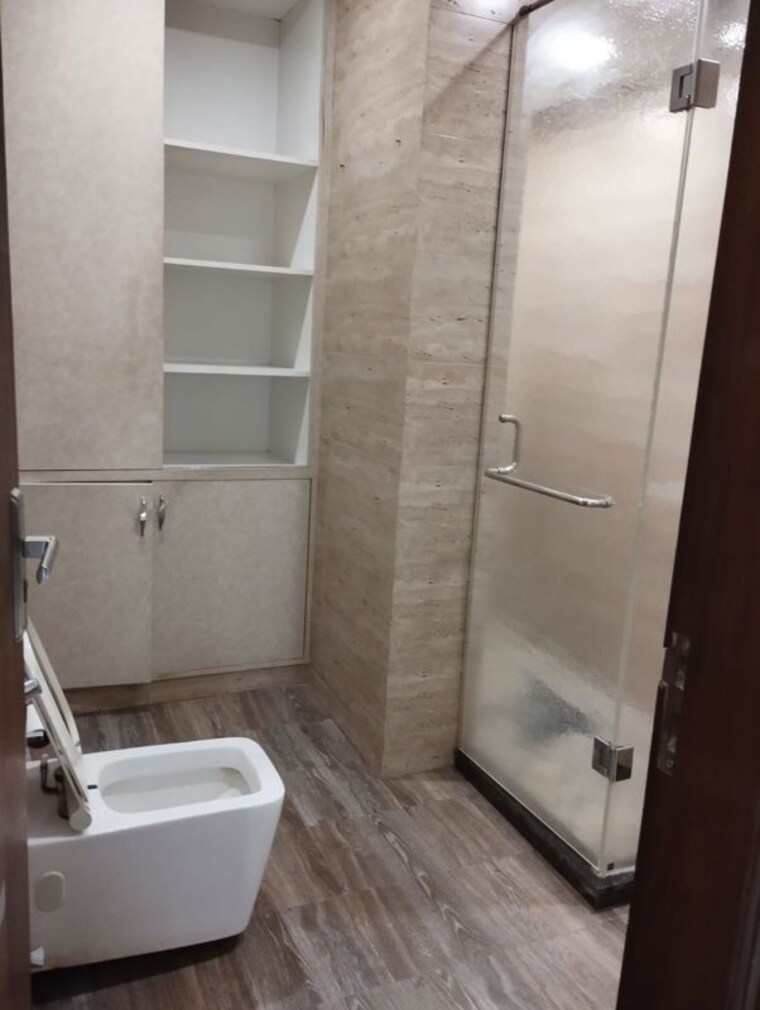 Bathroom, uppal-southend 3 Bedroom 1550 Sq.Ft. Apartment In Sector 49 Gurgaon 9980200