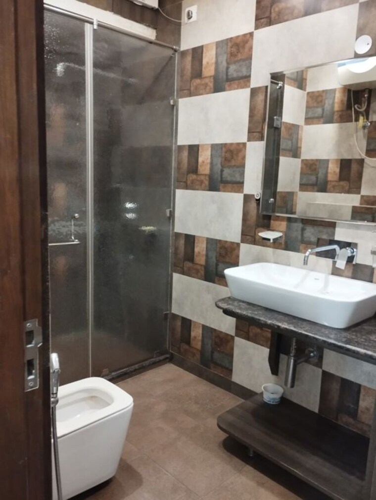 Attached Bathroom, uppal-southend 3 Bedroom 1550 Sq.Ft. Apartment In Sector 49 Gurgaon 9980200