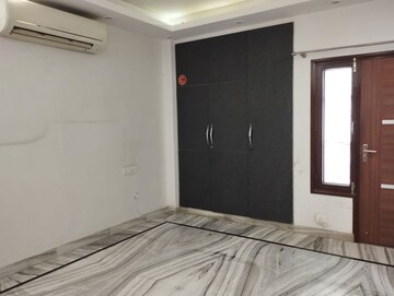 Room in 3 BHK Apartment at Uppal Southend, Sector 49 – for Rent