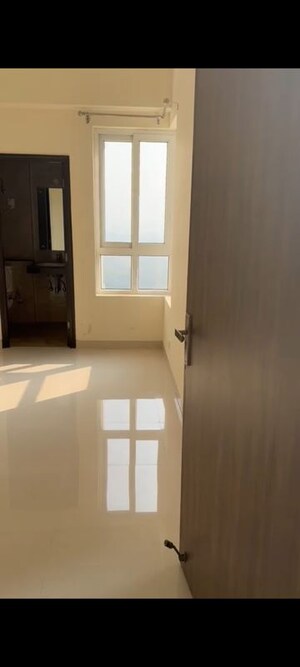 Bathroom in 4 BHK Apartment at Adani Oyster Arcade, Sector 102 – for Rent