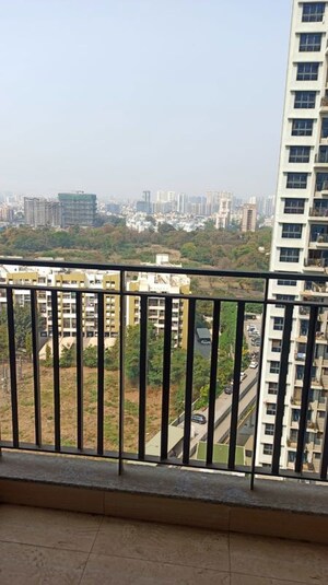 Balcony in 3.5 BHK Apartment at Amanora Gold Towers, Hadapsar – for Rent