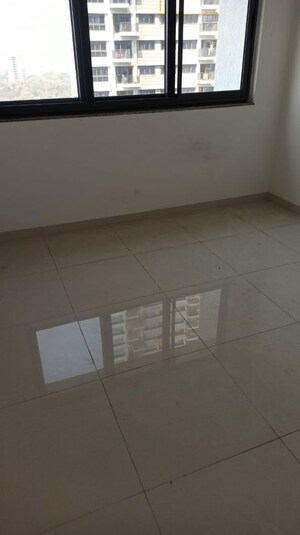 Bathroom in 3.5 BHK Apartment at Amanora Gold Towers, Hadapsar – for Rent